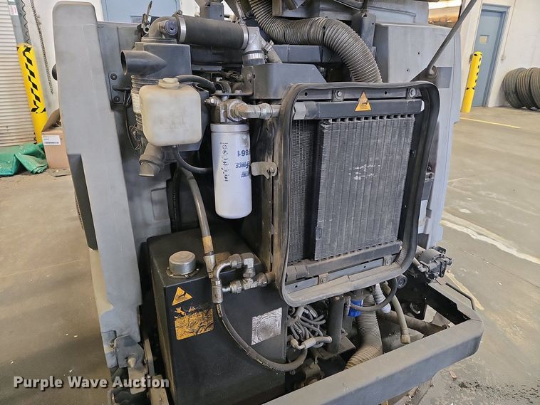 image for item EO0750 Condor  XL floor scrubber 