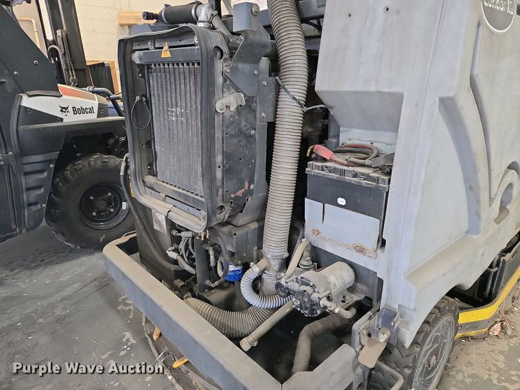 image for item EO0750 Condor  XL floor scrubber 