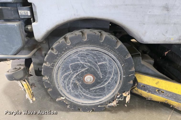 image for item EO0750 Condor  XL floor scrubber 