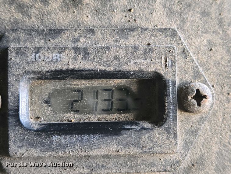 image for item EO0751 Tennant 5700 XP floor scrubber