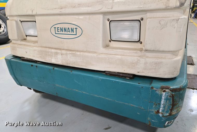 image for item EO0752 Tenant 7400 floor scrubber