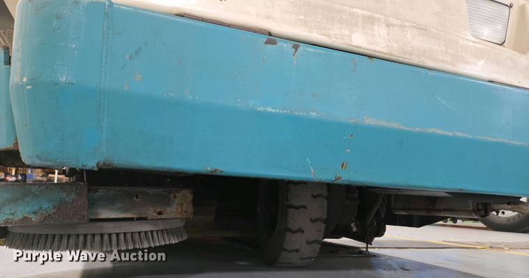 image for item EO0752 Tenant 7400 floor scrubber