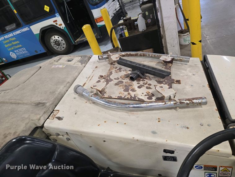 image for item EO0752 Tenant 7400 floor scrubber