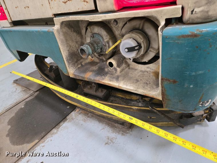 image for item EO0752 Tenant 7400 floor scrubber