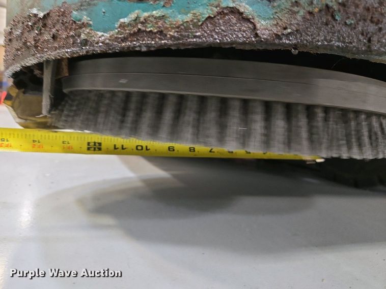 image for item EO0752 Tenant 7400 floor scrubber