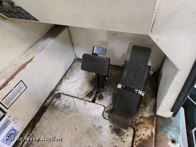 image for item EO0752 Tenant 7400 floor scrubber