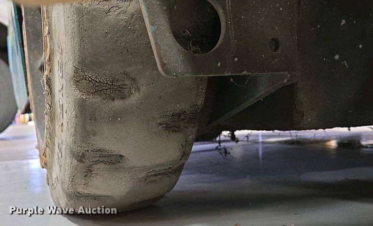 image for item EO0752 Tenant 7400 floor scrubber