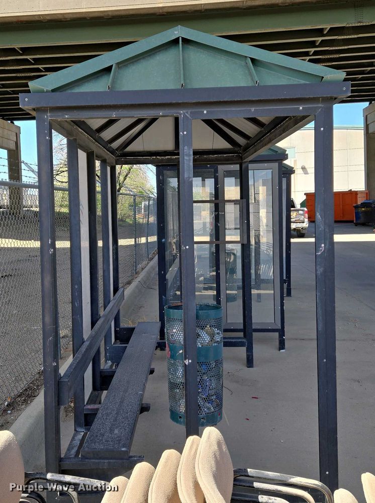 image for item EO0755 Bus stop shelter