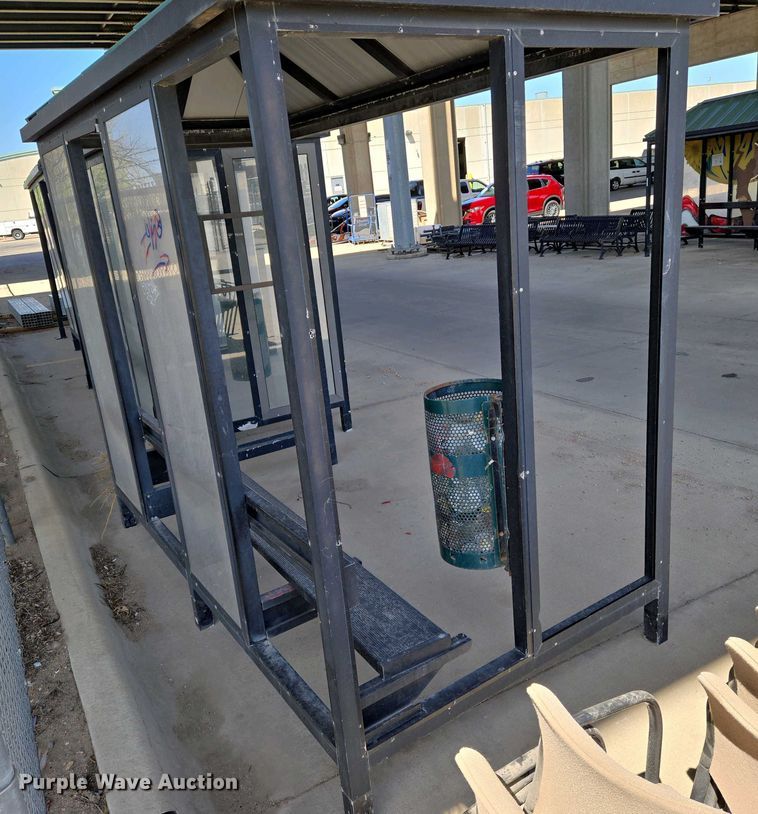 image for item EO0755 Bus stop shelter