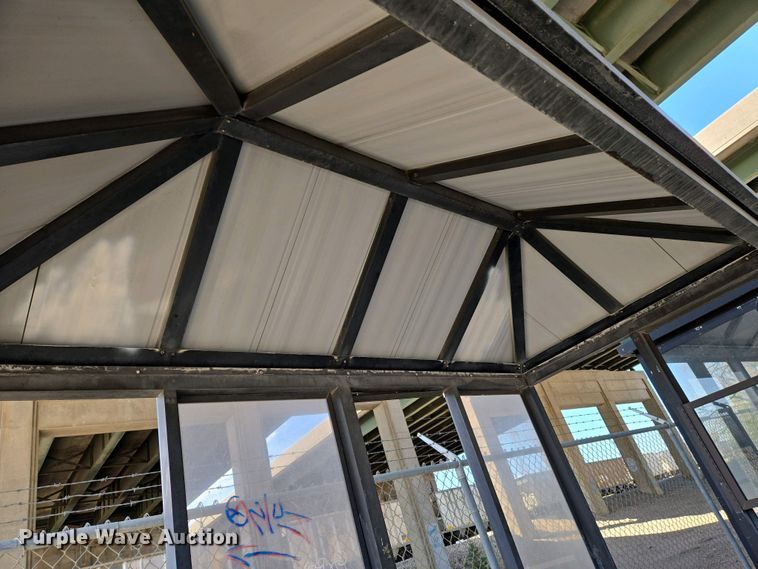 image for item EO0755 Bus stop shelter