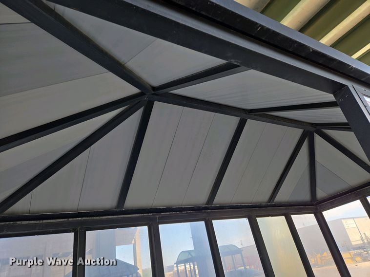 image for item EO0756 Bus stop shelter