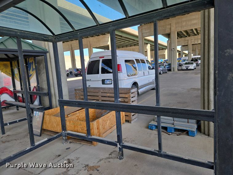 image for item EO0758 Bus stop shelter