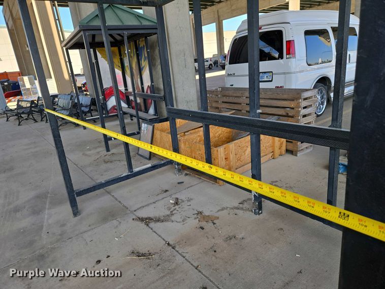 image for item EO0758 Bus stop shelter