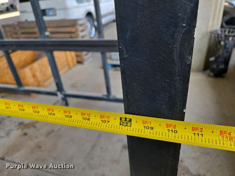 image for item EO0758 Bus stop shelter