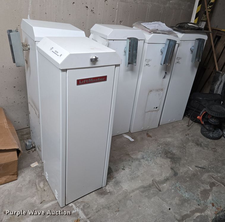 image for item EO0760 (5) Liftmaster MAT-DC-BB3 barrier gates