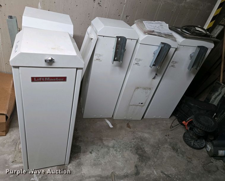 image for item EO0760 (5) Liftmaster MAT-DC-BB3 barrier gates