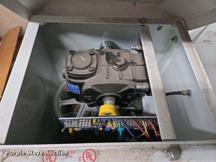 image for item EO0760 (5) Liftmaster MAT-DC-BB3 barrier gates