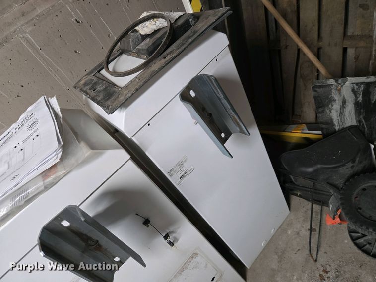 image for item EO0760 (5) Liftmaster MAT-DC-BB3 barrier gates