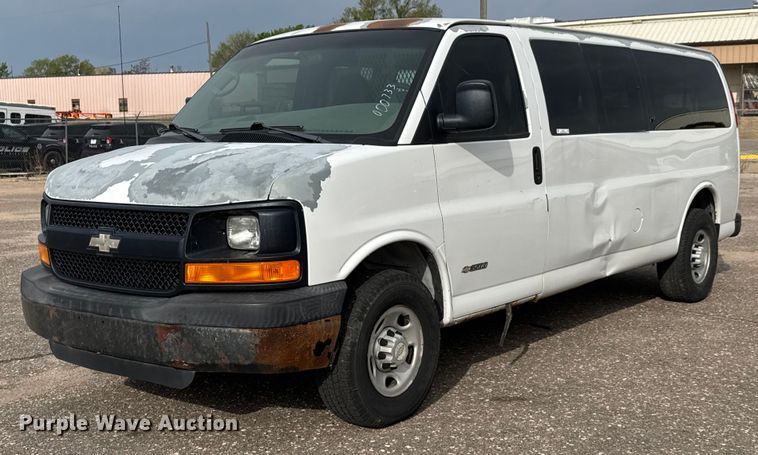image for item EQ1311 2005 Chevrolet Express 3500 van