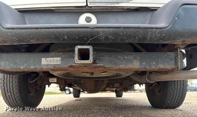 image for item EQ1311 2005 Chevrolet Express 3500 van