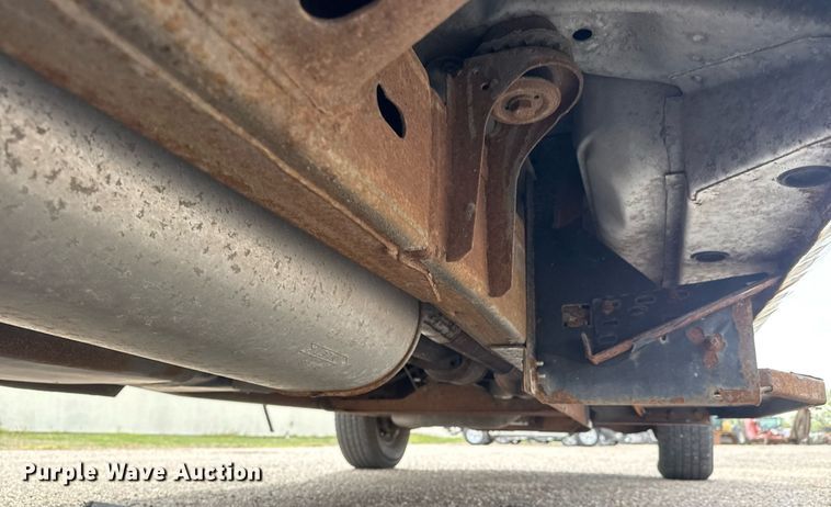 image for item EQ1311 2005 Chevrolet Express 3500 van