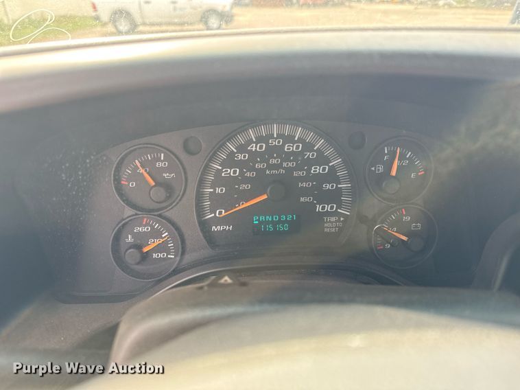 image for item EQ1311 2005 Chevrolet Express 3500 van