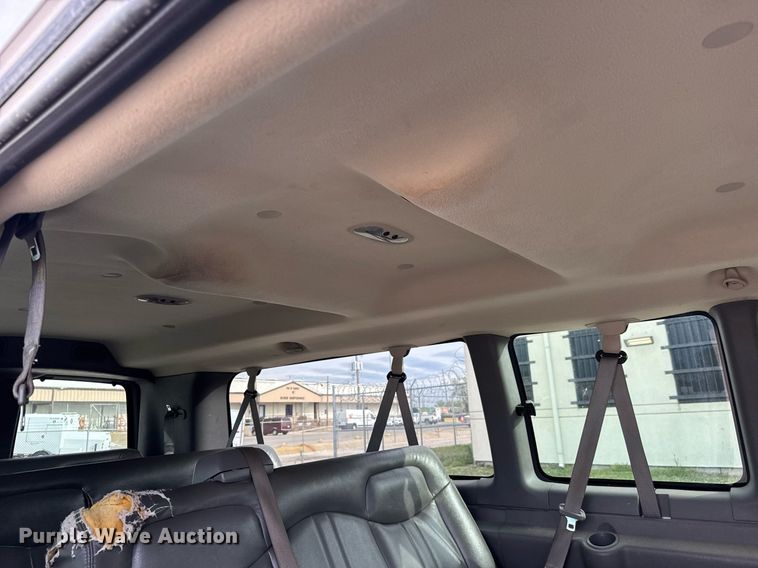 image for item EQ1311 2005 Chevrolet Express 3500 van
