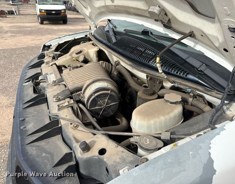 image for item EQ1311 2005 Chevrolet Express 3500 van