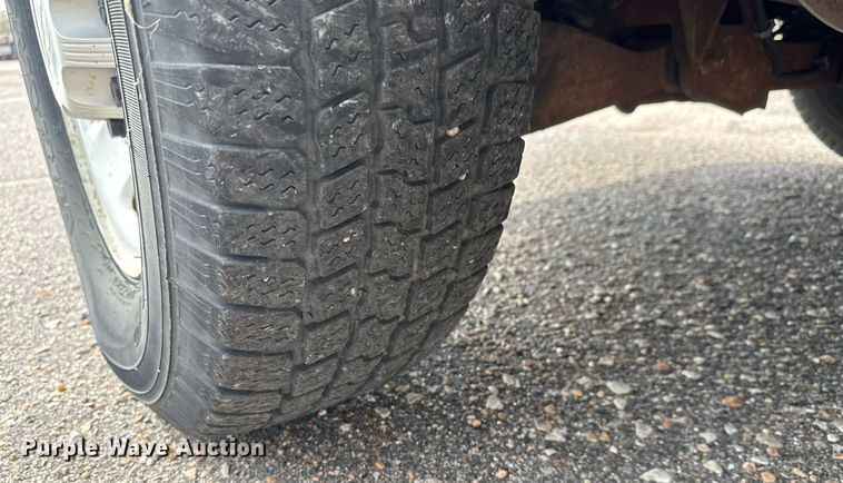 image for item EQ1311 2005 Chevrolet Express 3500 van