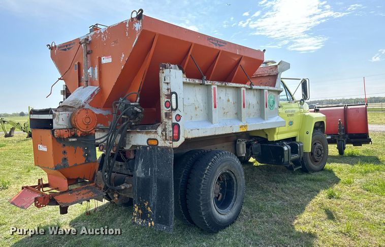 image for item EQ1313 1994 Ford F700 dump truck