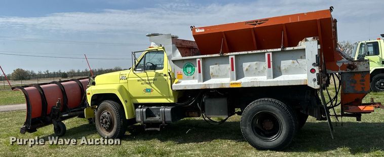 image for item EQ1313 1994 Ford F700 dump truck