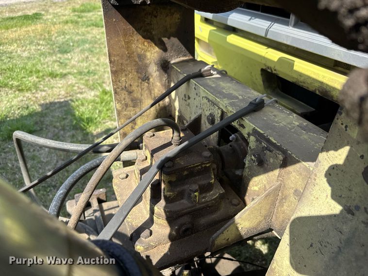 image for item EQ1313 1994 Ford F700 dump truck