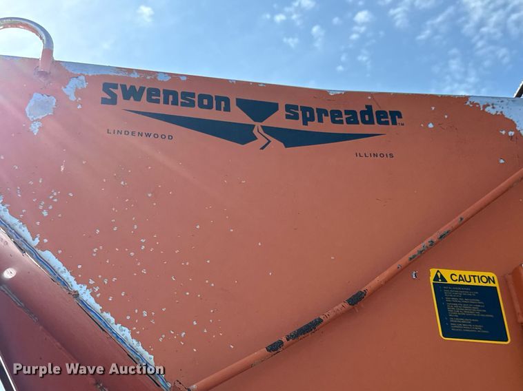 image for item EQ1313 1994 Ford F700 dump truck