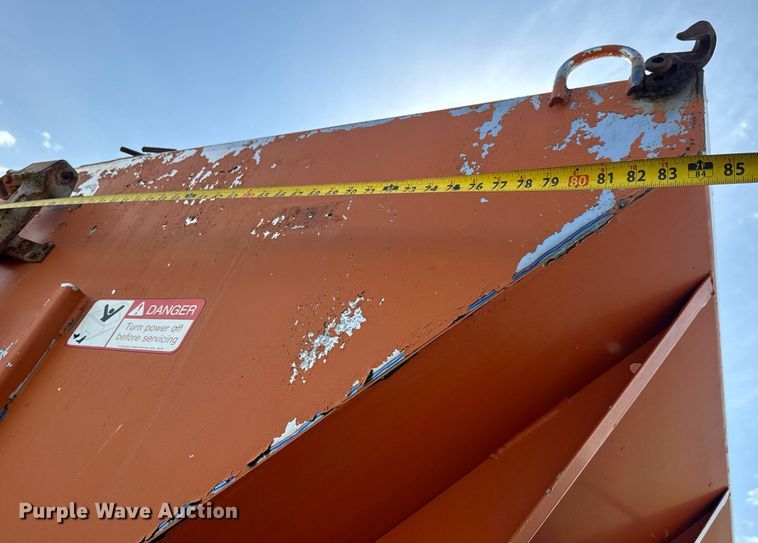 image for item EQ1313 1994 Ford F700 dump truck