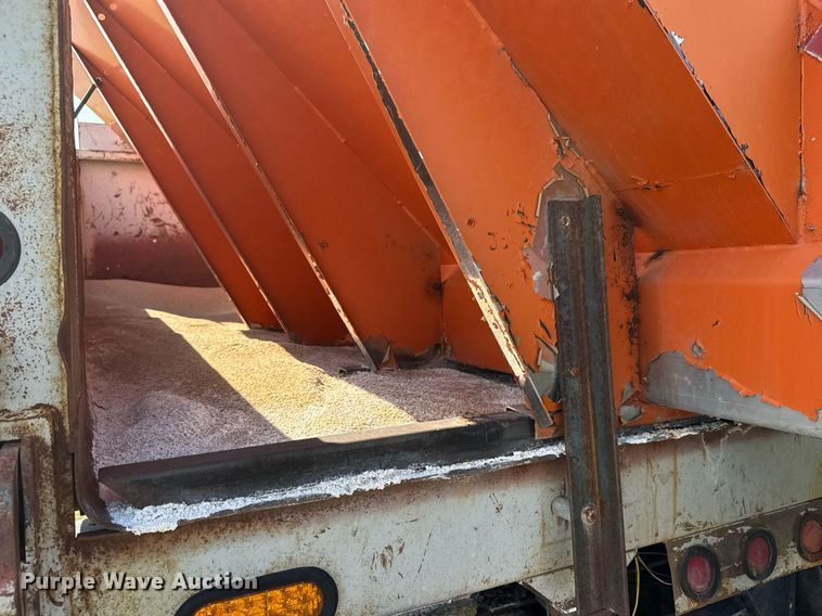 image for item EQ1313 1994 Ford F700 dump truck