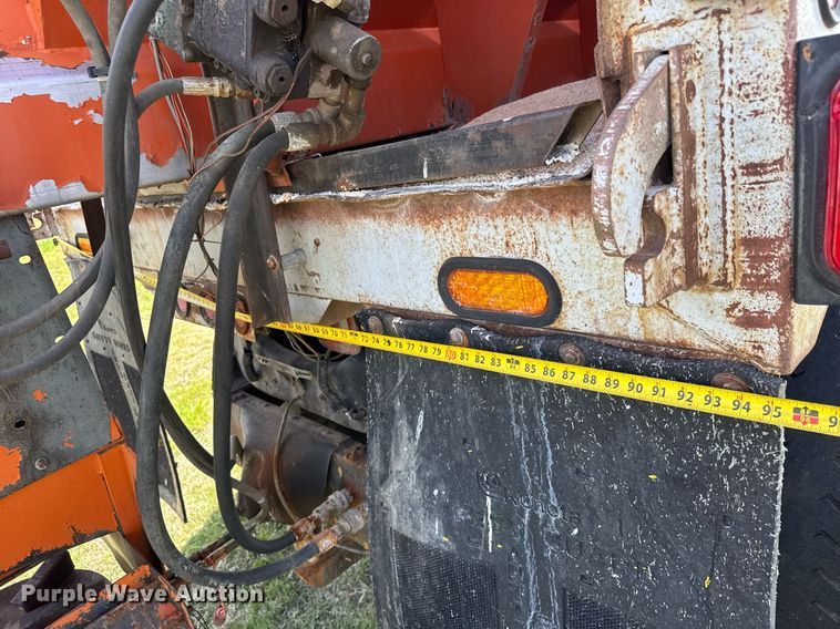 image for item EQ1313 1994 Ford F700 dump truck