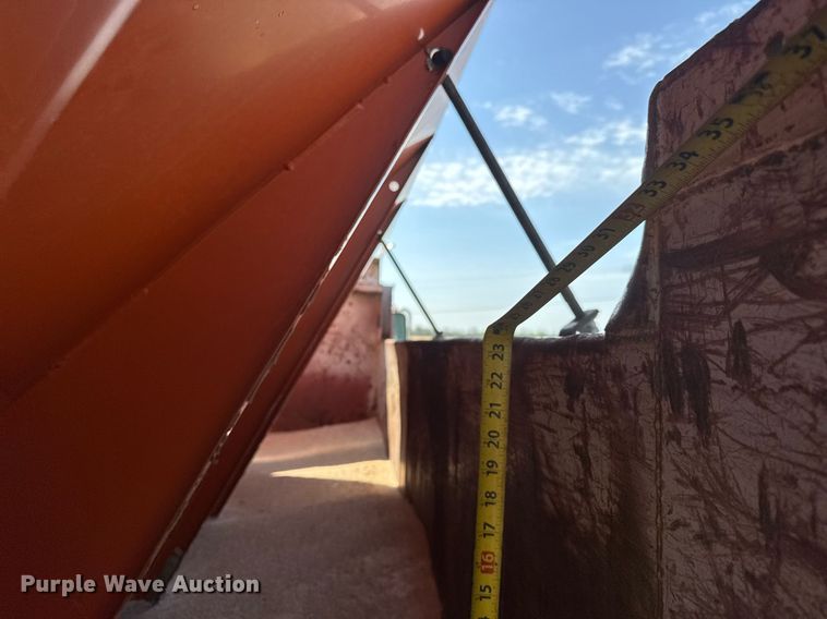 image for item EQ1313 1994 Ford F700 dump truck