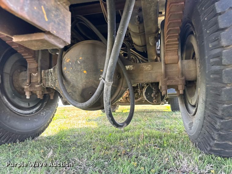 image for item EQ1313 1994 Ford F700 dump truck