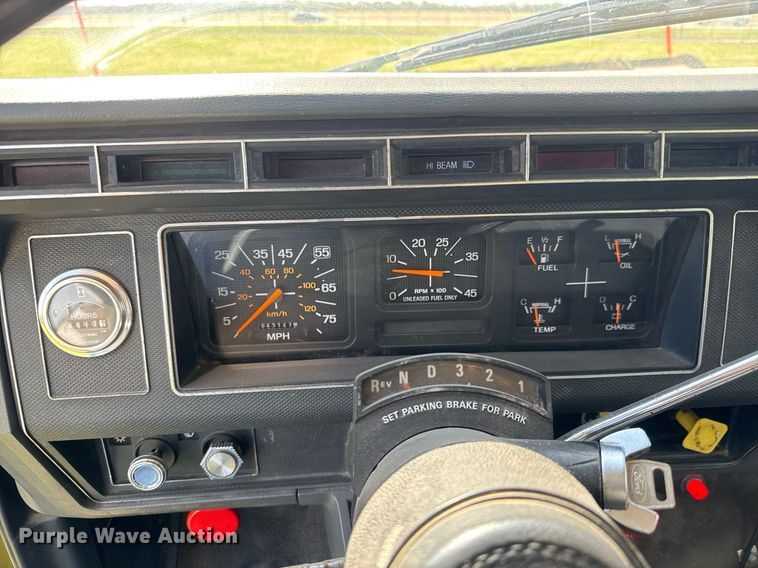 image for item EQ1313 1994 Ford F700 dump truck