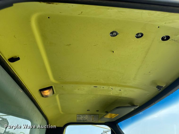 image for item EQ1313 1994 Ford F700 dump truck