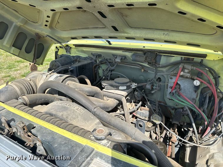 image for item EQ1313 1994 Ford F700 dump truck