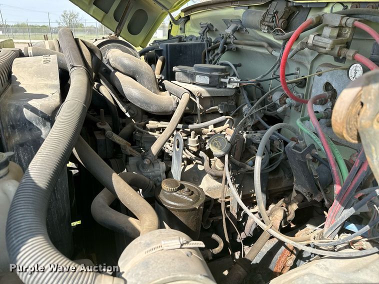 image for item EQ1313 1994 Ford F700 dump truck