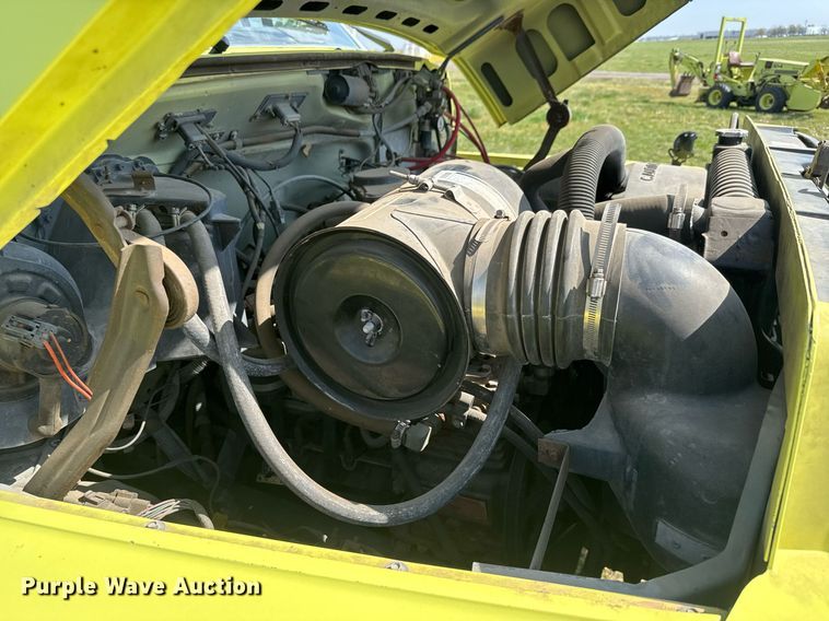 image for item EQ1313 1994 Ford F700 dump truck