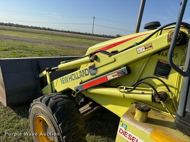 image for item EQ1314 2001 New Holland LB75B backhoe