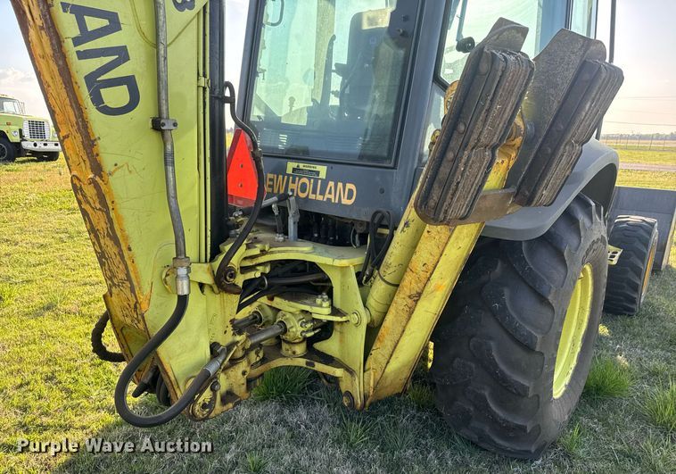 image for item EQ1314 2001 New Holland LB75B backhoe
