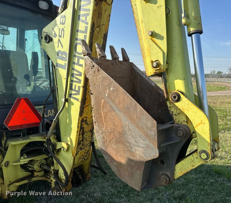 image for item EQ1314 2001 New Holland LB75B backhoe