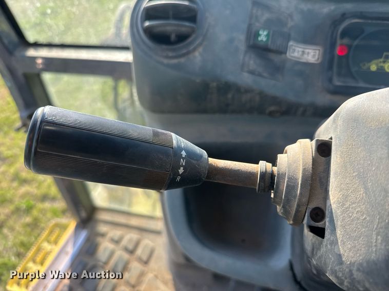 image for item EQ1314 2001 New Holland LB75B backhoe