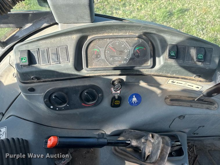 image for item EQ1314 2001 New Holland LB75B backhoe