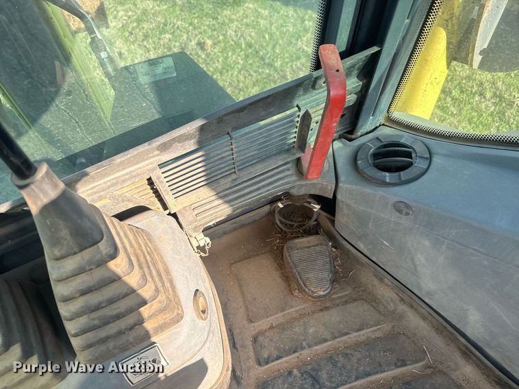 image for item EQ1314 2001 New Holland LB75B backhoe
