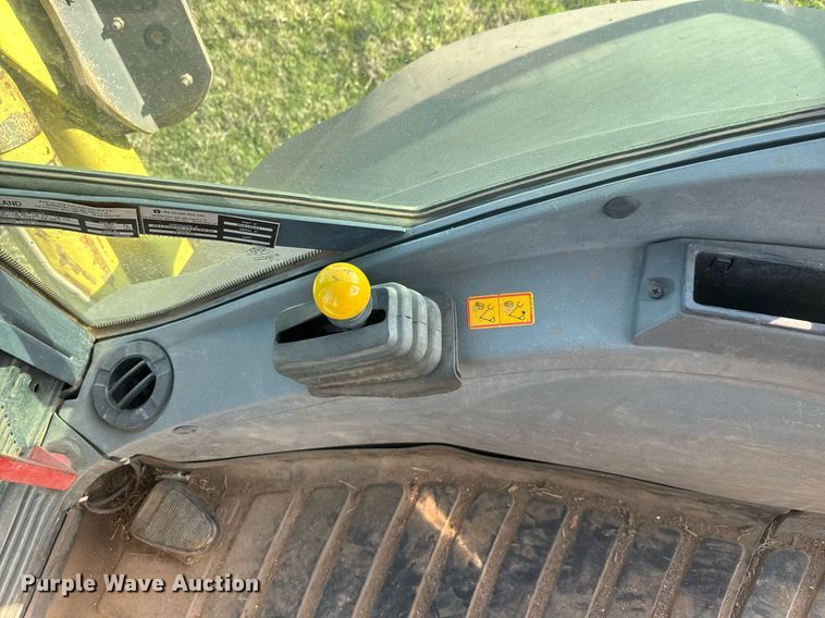 image for item EQ1314 2001 New Holland LB75B backhoe